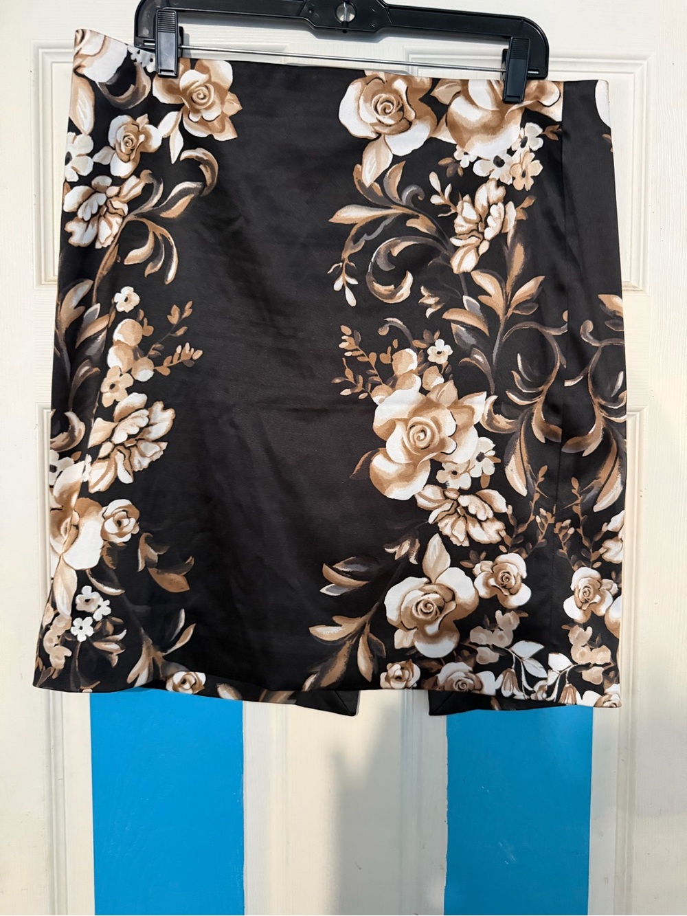 White House Black Market Black Satin Floral Skirt with Beige Roses